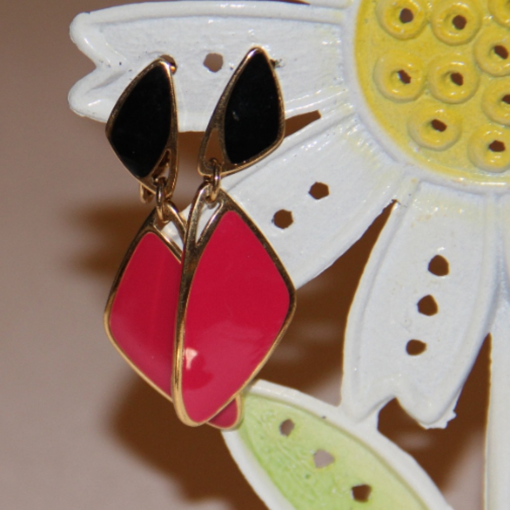 Fun Atomic Pink & Black Dangle Pierced Earrings